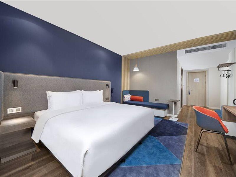 Holiday Inn Express Chongqing Airport Zone By Ihg Екстериор снимка