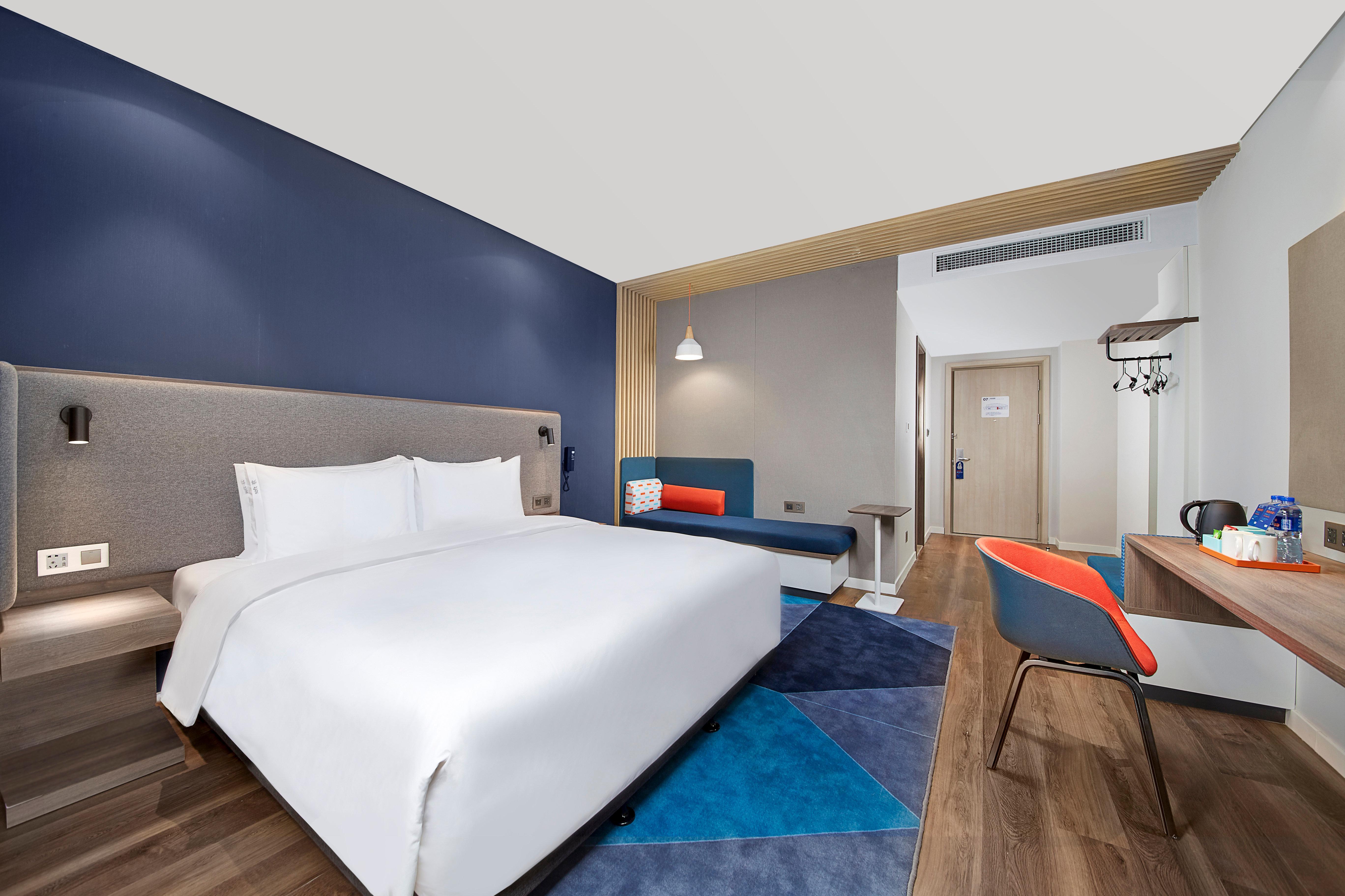 Holiday Inn Express Chongqing Airport Zone By Ihg Екстериор снимка